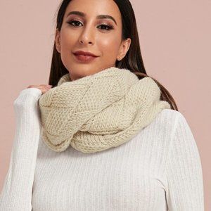 NEW Cozy, Chunky & Soft Infinity Scarf in Cream
